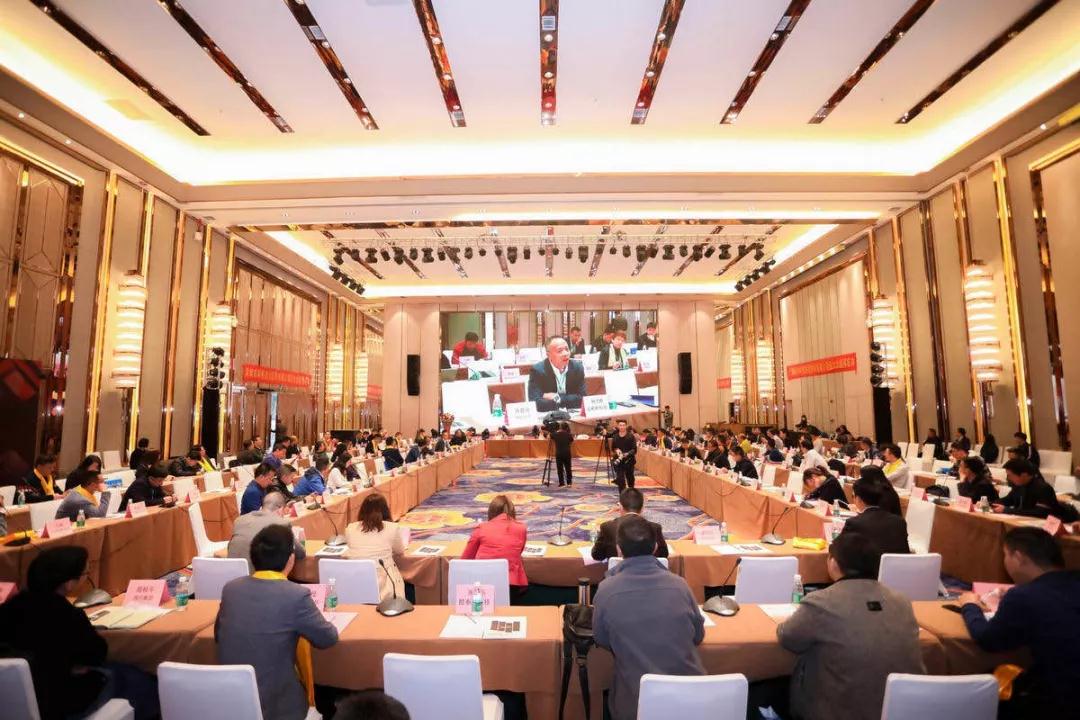 行業(yè)盛會(huì)頻亮相 付臨門(mén)受邀參加2019中國(guó)POS機(jī)行業(yè)年會(huì)